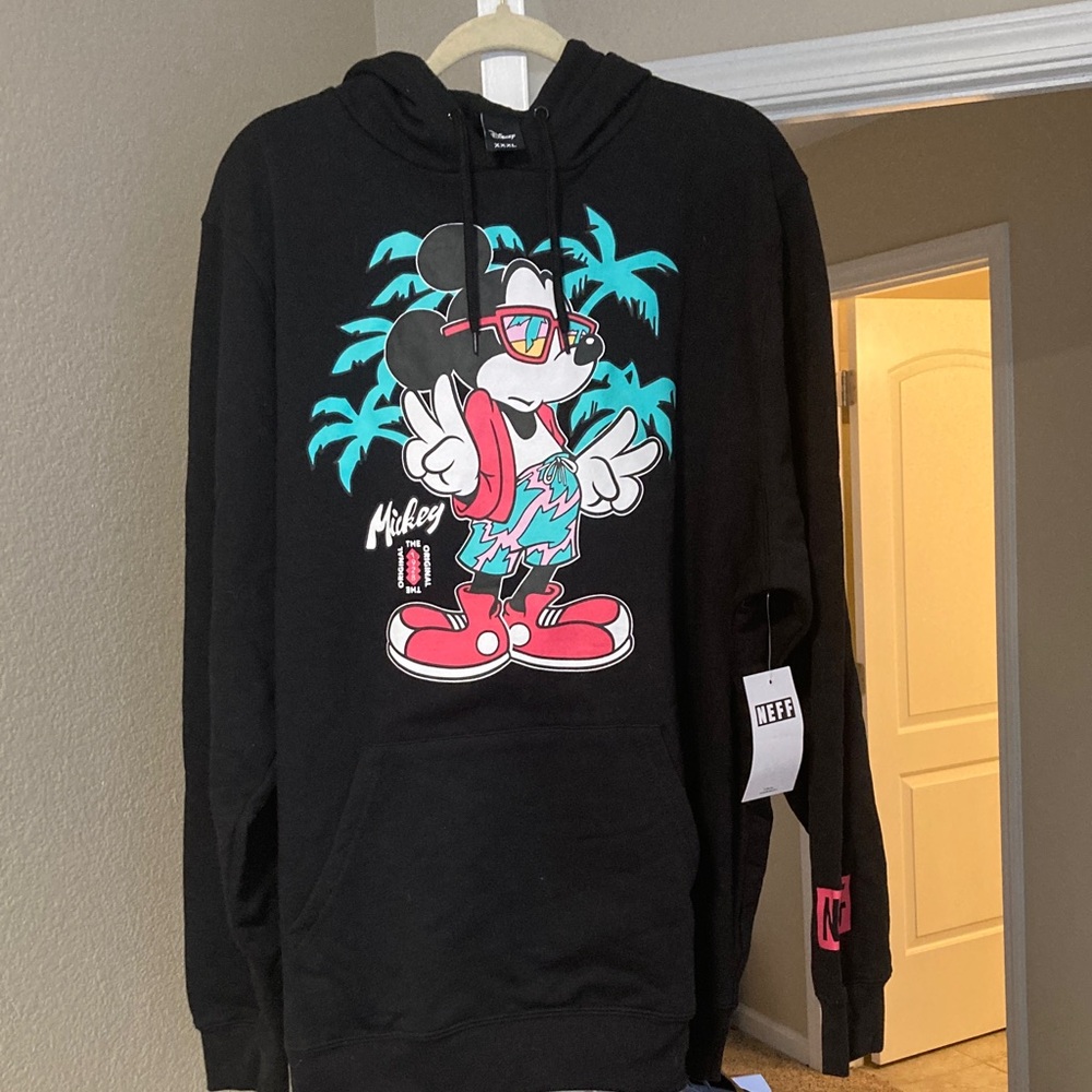 NEFF X Disney summertime surferMickey Graphic 3x hoodie.